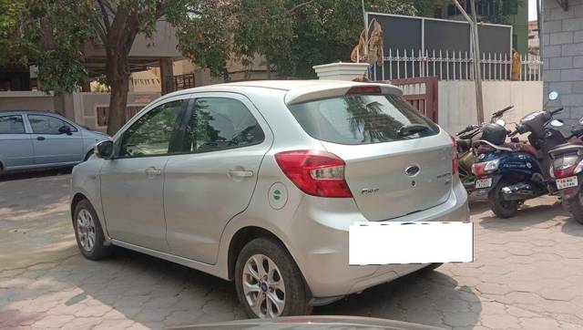 https://images10.gaadi.com/usedcar_image/3691164/original/processed_img2923139__usedcar_14_5701701081933_1701081964.jpeg?imwidth=6402