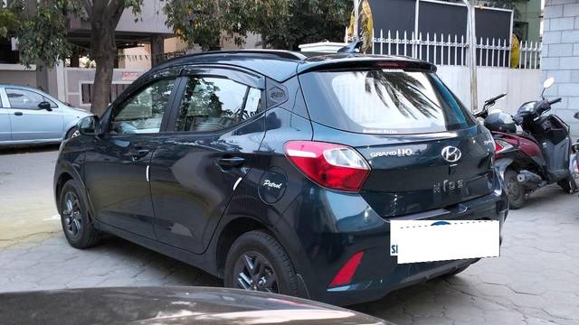 https://images10.gaadi.com/usedcar_image/3691176/original/processed_img2923147__usedcar_13_5701701082332_1701082445.jpeg?imwidth=6402