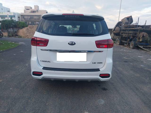https://images10.gaadi.com/usedcar_image/3691213/original/processed_img2923167__used_car_2923167_1701083956.jpg?imwidth=6402