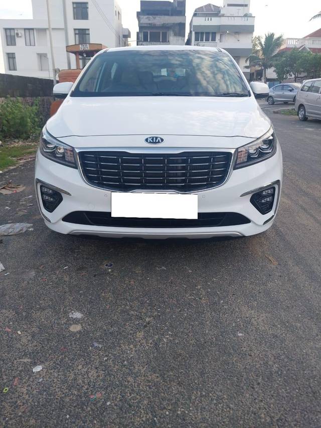 https://images10.gaadi.com/usedcar_image/3691213/original/processed_img2923167__used_car_2923167_1701083978.jpg?imwidth=6400