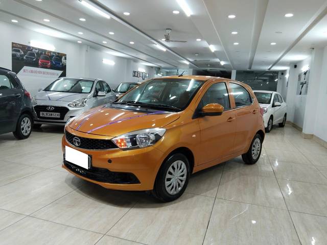 https://images10.gaadi.com/usedcar_image/3691227/original/processed_img2923175__used_car_2923175_1701084494.jpg?imwidth=6402