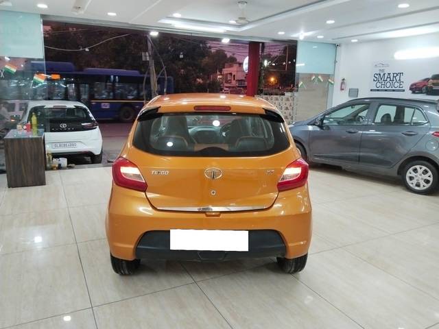 https://images10.gaadi.com/usedcar_image/3691227/original/processed_img2923175__used_car_2923175_1701084497.jpg?imwidth=6401