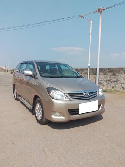 Toyota Innova 2.5 V Diesel 7-seater Toyota Innova 2.5 V Diesel 7-seater