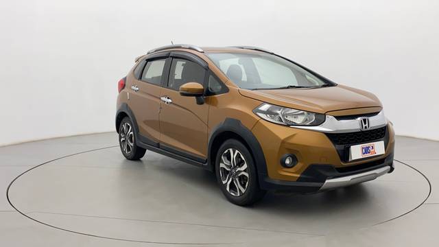 https://images10.gaadi.com/usedcar_image/3691258/original/6a26a0c6-bd02-410a-8486-e7ff138866bd__43.jpg?imwidth=6400