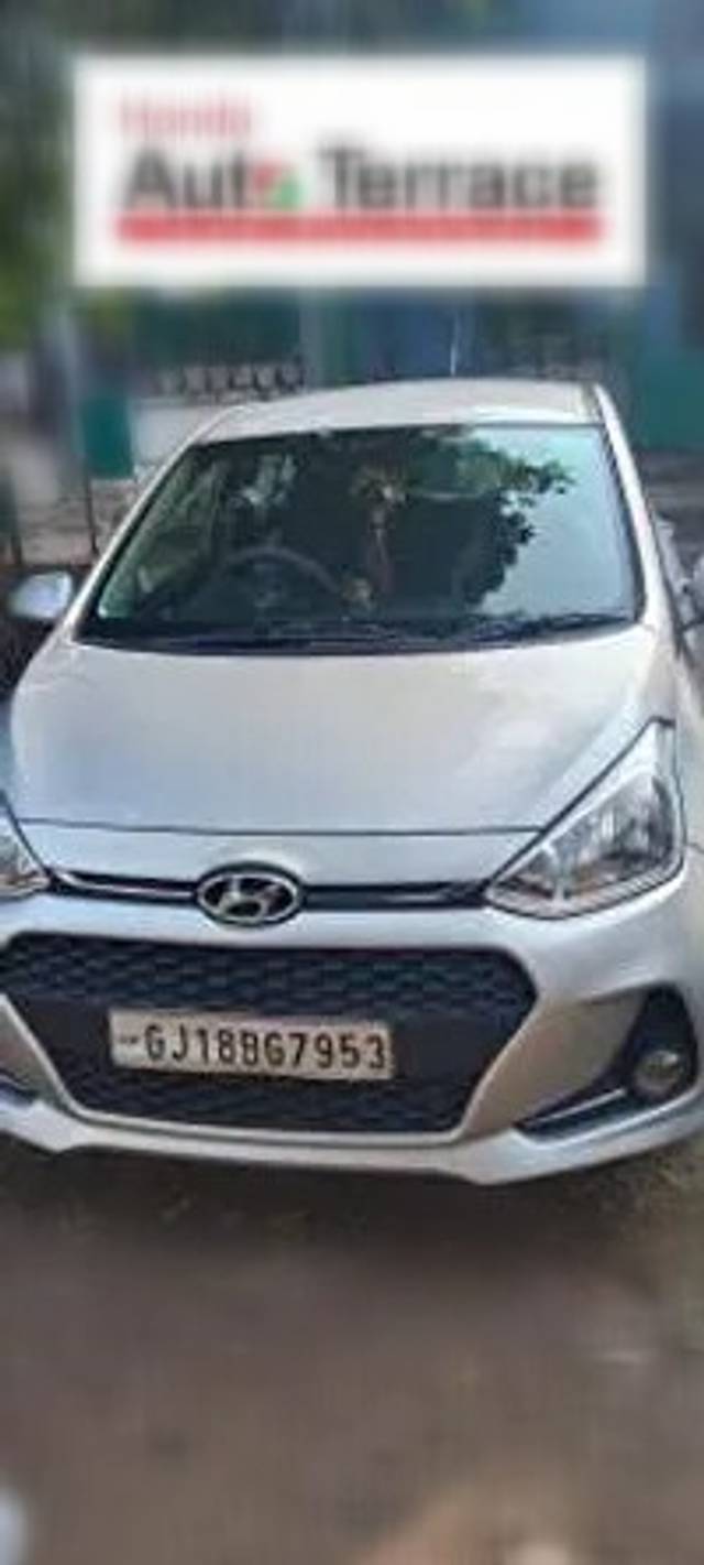 https://images10.gaadi.com/usedcar_image/3691265/original/img3691265__replace_img_656488bdbf54d_1701087421.png?imwidth=6400