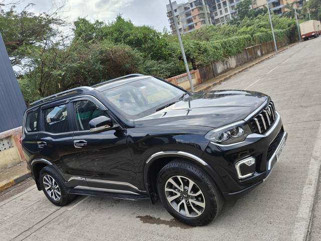 https://images10.gaadi.com/usedcar_image/3691274/original/processed_img2923205__used_car_2923205_1701085832.jpg?imwidth=6400