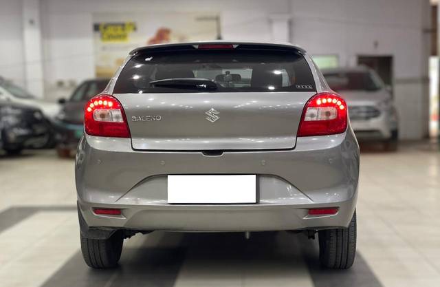 https://images10.gaadi.com/usedcar_image/3691278/original/processed_img2923207__used_car_2923207_1701085905.jpg?imwidth=6401