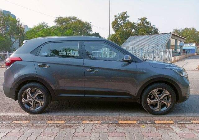 https://images10.gaadi.com/usedcar_image/3691279/original/processed_img2923208__used_car_2923208_1701085944.jpg?imwidth=6401