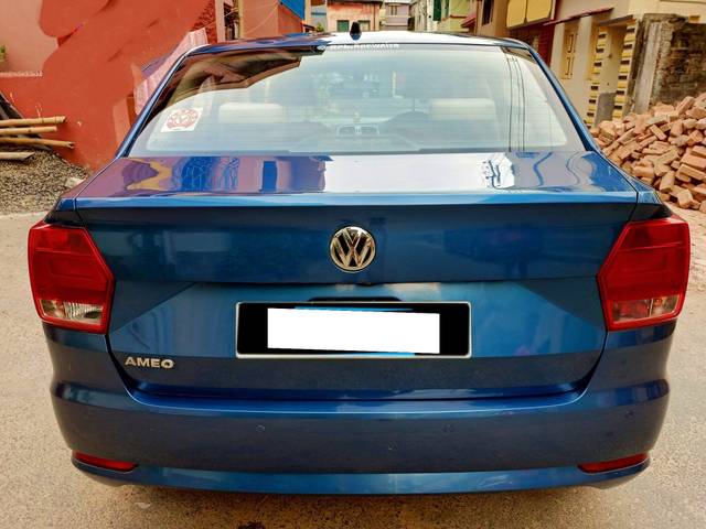 https://images10.gaadi.com/usedcar_image/3691286/original/processed_img2923210__used_car_2923210_1701086165.jpeg?imwidth=6402
