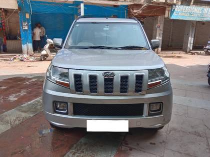 Mahindra TUV 300 T8 Mahindra TUV 300 T8