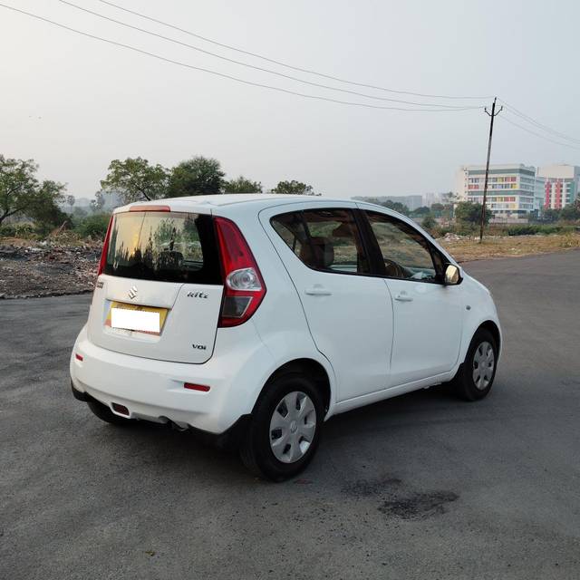 https://images10.gaadi.com/usedcar_image/3691385/original/processed_img2923260__used_car_2923260_1701091537.jpg?imwidth=6402