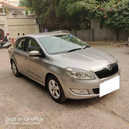 Skoda Rapid 1.6 MPI AT Elegance Skoda Rapid 1.6 MPI AT Elegance