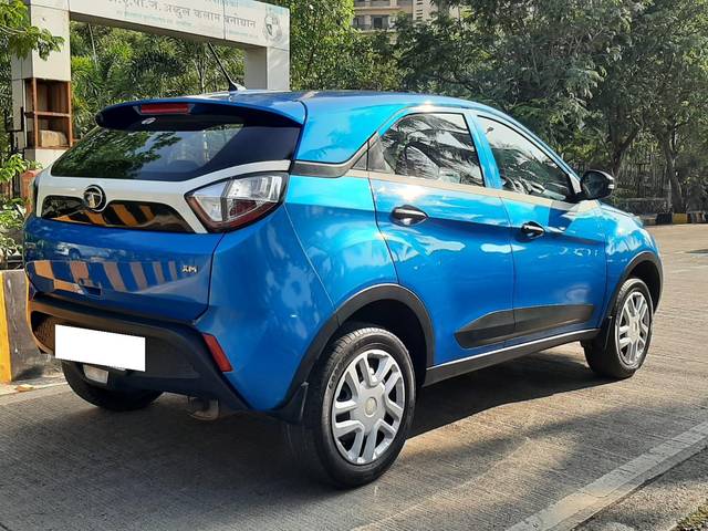 https://images10.gaadi.com/usedcar_image/3691487/original/processed_img2923313__used_car_2923313_1701436573.jpg?imwidth=6402