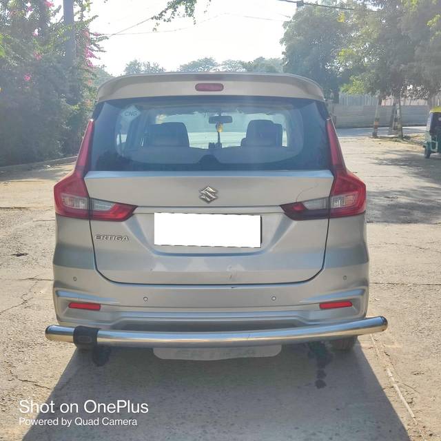 https://images10.gaadi.com/usedcar_image/3691495/original/processed_img2923316__used_car_2923316_1701092628.jpg?imwidth=6402