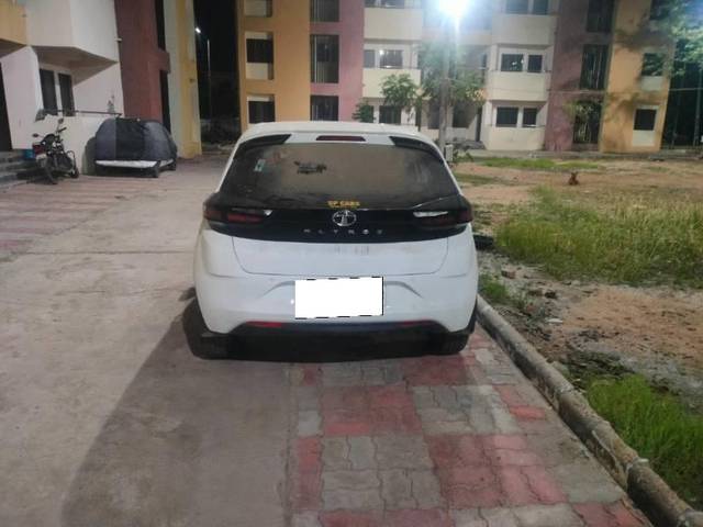 https://images10.gaadi.com/usedcar_image/3691607/original/processed_c9cd3eae-1792-4116-b138-ee09bde75fff.jpg?imwidth=6402
