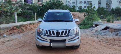 Mahindra XUV500 W8 FWD Mahindra XUV500 W8 FWD