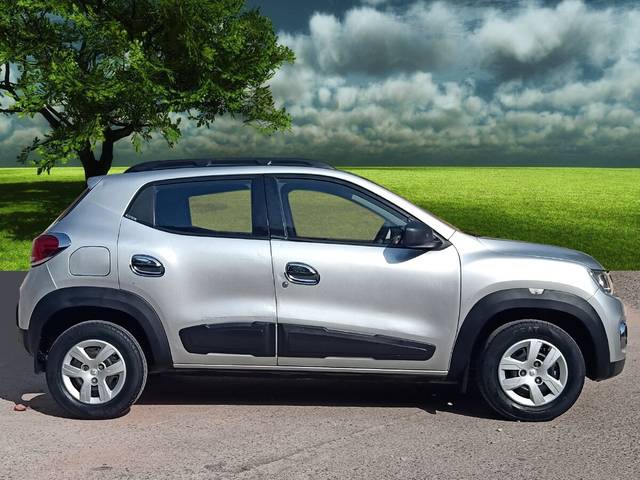 https://images10.gaadi.com/usedcar_image/3691640/original/img2923354__used_car_2923354_1701099529.jpg?imwidth=6401