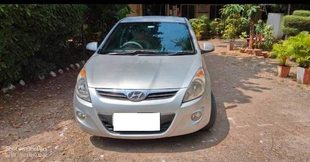 https://images10.gaadi.com/usedcar_image/3691649/original/processed_828cd659-97b4-4e6e-a87f-12e87815637a.jpg?imwidth=6401