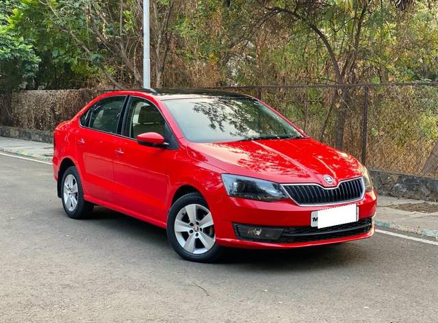 https://images10.gaadi.com/usedcar_image/3691651/original/processed_img2923356__used_car_2923356_1701100113.jpg?imwidth=6400