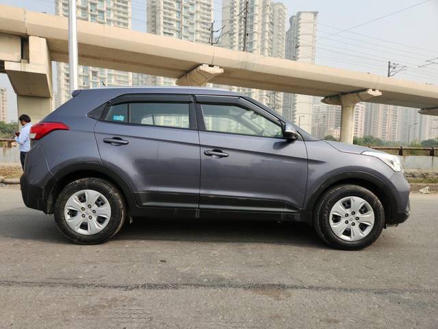 https://images10.gaadi.com/usedcar_image/3691750/original/processed_img2923373__used_car_2923373_1701105684.jpg?imwidth=6401