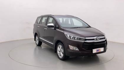 Toyota Innova Crysta 2.8 ZX AT BSIV Toyota Innova Crysta 2.8 ZX AT BSIV