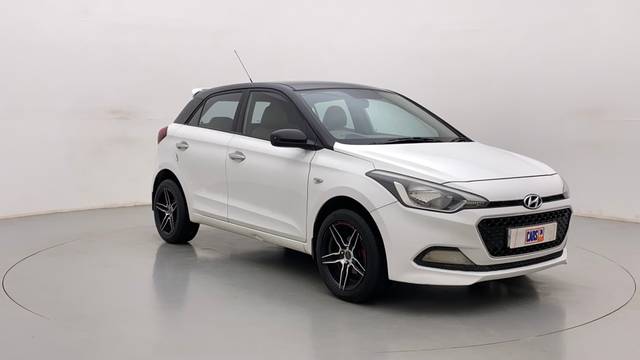 https://images10.gaadi.com/usedcar_image/3691756/original/dc5d48cc-1e60-4b9f-acdf-e675d60ee96a__45.jpg?imwidth=6400