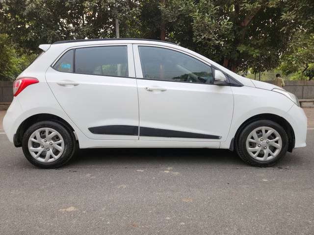 https://images10.gaadi.com/usedcar_image/3691773/original/img2923388__used_car_2923388_1701106250.jpg?imwidth=6401
