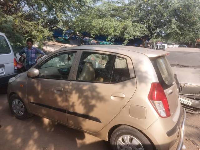https://images10.gaadi.com/usedcar_image/3691822/original/processed_ccc61261-23d2-4327-b5ec-99c94daba0a5.jpg?imwidth=6401