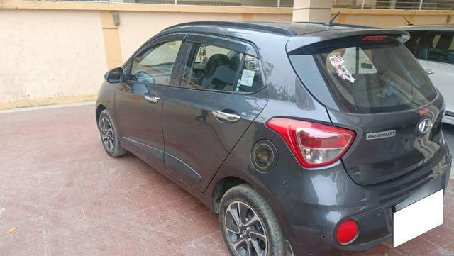 https://images10.gaadi.com/usedcar_image/3691902/original/processed_8061fc62-5db2-444e-8f61-3787e1728938.jpg?imwidth=6402