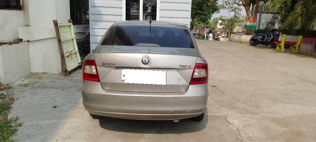 https://images10.gaadi.com/usedcar_image/3691912/original/processed_8fd1180f-585a-4290-808a-123296beae62.jpg?imwidth=6402