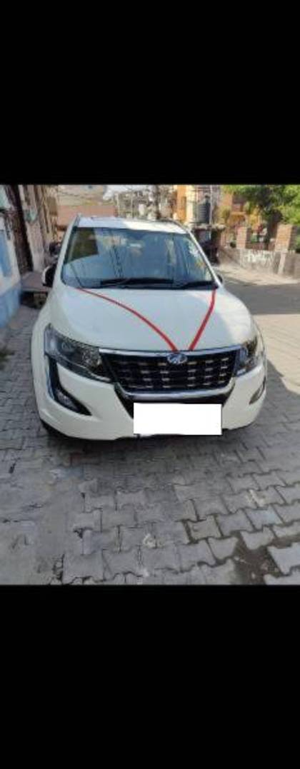 Mahindra XUV500 W9 Mahindra XUV500 W9