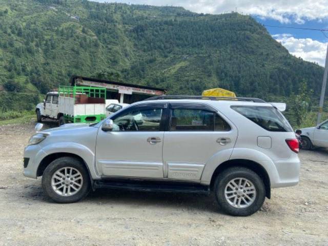 https://images10.gaadi.com/usedcar_image/3691942/original/processed_90cca54f-a0db-4b79-a501-45da4811393c.jpeg?imwidth=6401