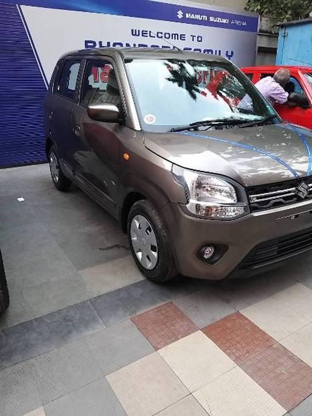https://images10.gaadi.com/usedcar_image/3691971/original/processed_15bcd5aa-e187-442b-b13d-da4e6b5e841a.jpg?imwidth=6400
