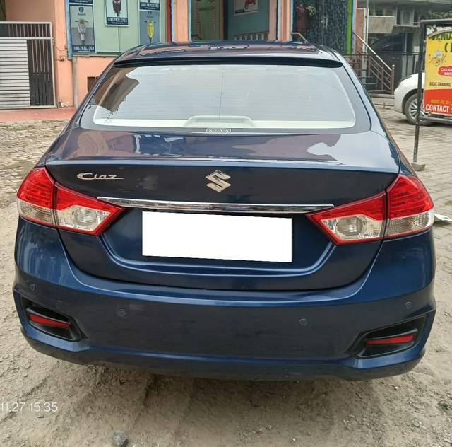 https://images10.gaadi.com/usedcar_image/3691972/original/processed_img2923396__used_car_2923396_1701145973.jpg?imwidth=6401