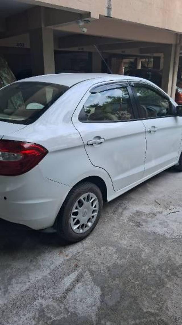 https://images10.gaadi.com/usedcar_image/3691976/original/processed_85011964-51d4-4e61-ac9d-7546e4432e3e.jpg?imwidth=6402