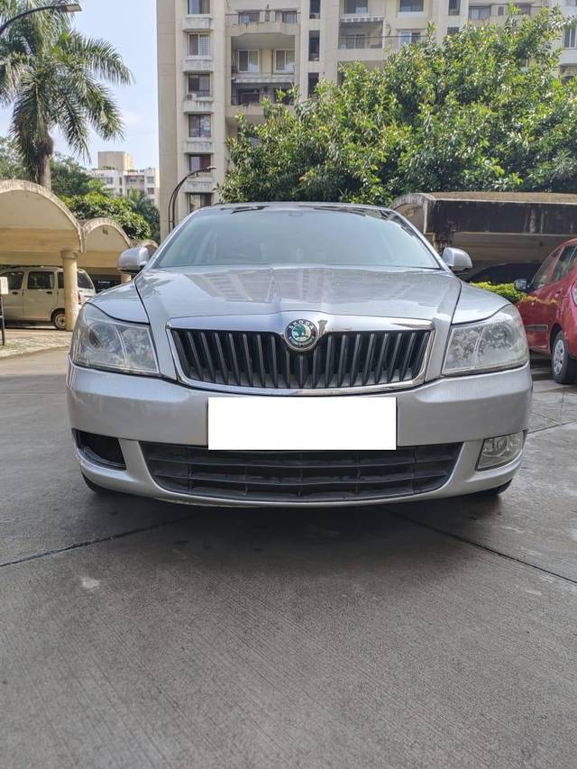https://images10.gaadi.com/usedcar_image/3692029/original/processed_img2923418__used_car_2923418_1701149859.jpg?imwidth=6402