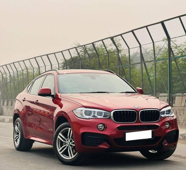 https://images10.gaadi.com/usedcar_image/3692033/original/processed_img2923421__used_car_2923421_1701149976.jpg?imwidth=6400