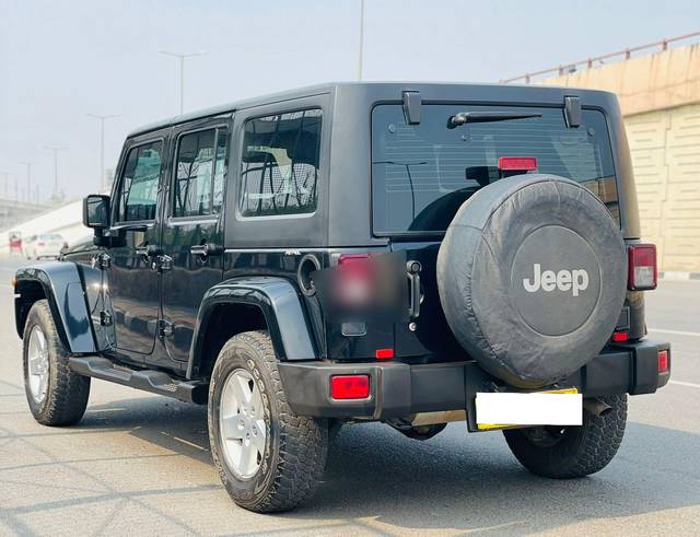 https://images10.gaadi.com/usedcar_image/3692037/original/processed_img2923424__used_car_2923424_1701150259.jpg?imwidth=6401