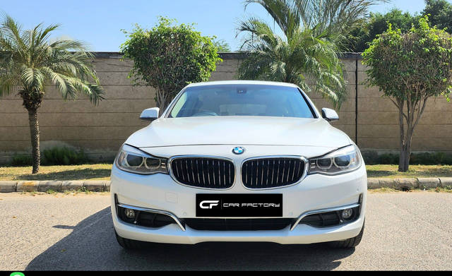 https://images10.gaadi.com/usedcar_image/3692038/original/processed_img2923425__used_car_2923425_1701150180.png?imwidth=6400