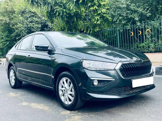 https://images10.gaadi.com/usedcar_image/3692083/original/processed_img2923454__used_car_2923454_1701151650.jpg?imwidth=6400