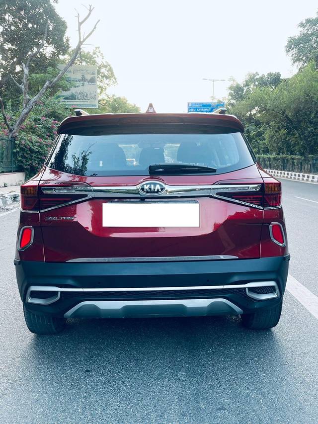 https://images10.gaadi.com/usedcar_image/3692085/original/processed_img2923456__used_car_2923456_1701151841.jpg?imwidth=6402