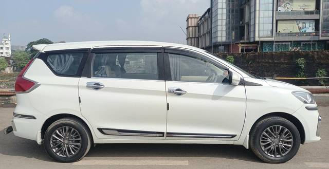 https://images10.gaadi.com/usedcar_image/3692086/original/processed_img2923457__used_car_2923457_1701151736.jpg?imwidth=6401