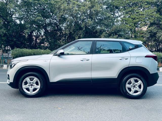 https://images10.gaadi.com/usedcar_image/3692097/original/processed_img2923463__used_car_2923463_1701152070.jpg?imwidth=6402