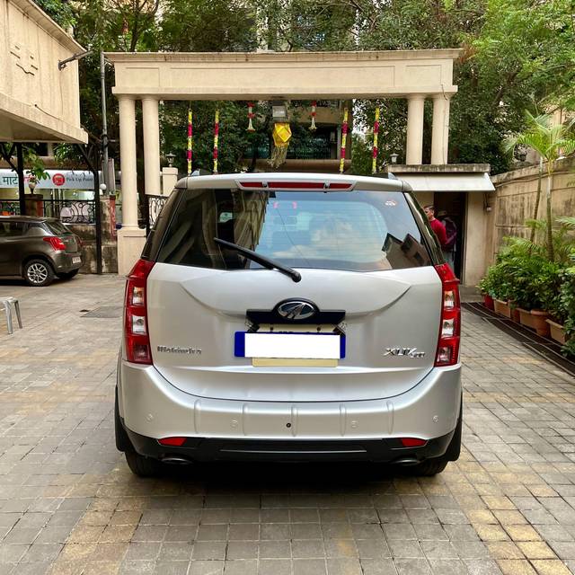https://images10.gaadi.com/usedcar_image/3692128/original/processed_img2923482__usedcar_img_e1539_174391701153296_1701153319.JPG?imwidth=6401