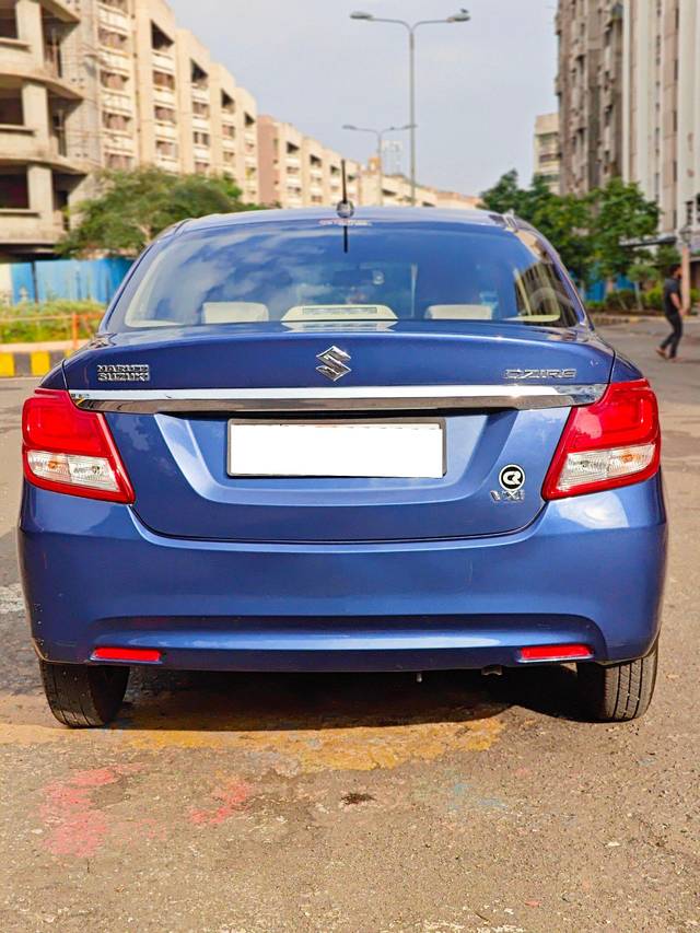 https://images10.gaadi.com/usedcar_image/3692142/original/processed_img2923489__used_car_2923489_1701153841.jpg?imwidth=6401