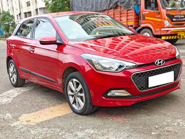 https://images10.gaadi.com/usedcar_image/3692166/original/processed_img2923503__used_car_2923503_1701154614.jpg?imwidth=6400