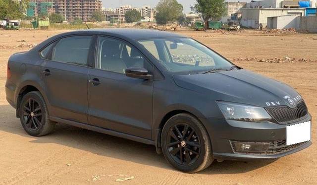 https://images10.gaadi.com/usedcar_image/3692187/original/processed_35fe2370-6d4d-4909-80a5-5b38377ad823.jpeg?imwidth=6400