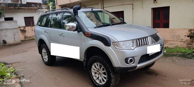 https://images10.gaadi.com/usedcar_image/3692202/original/processed_img2923523__used_car_2923523_1701155753.jpg?imwidth=6400