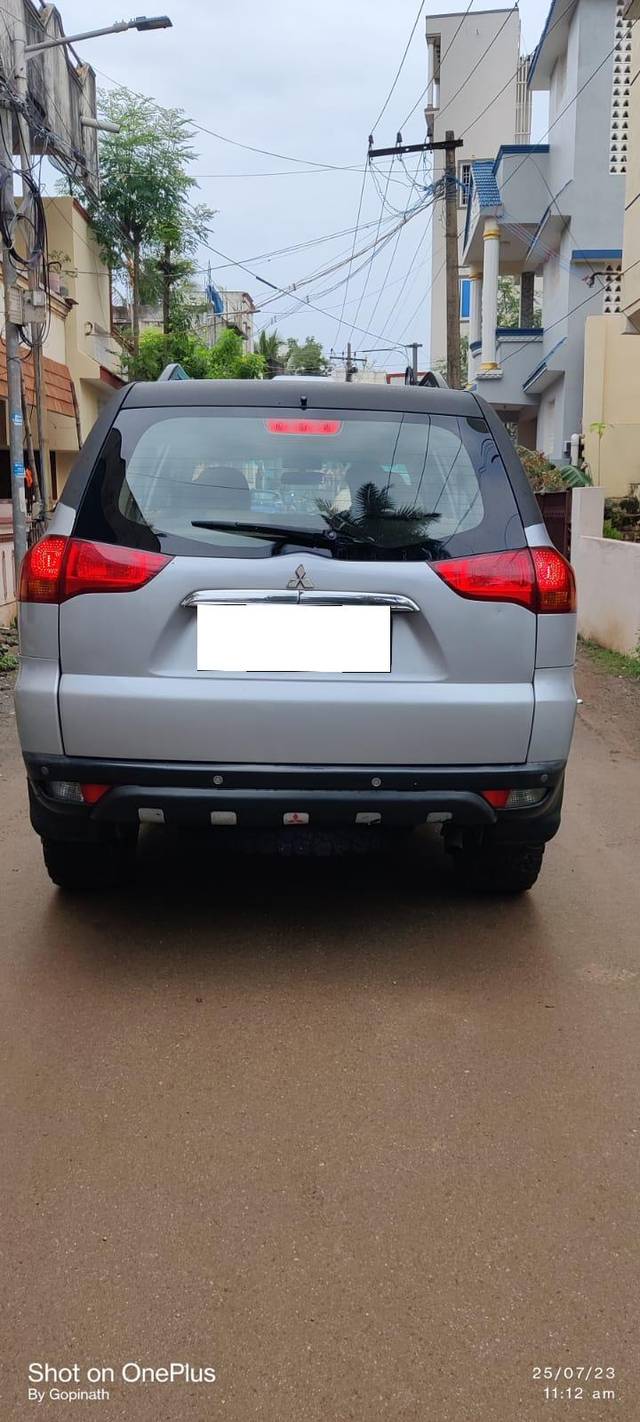 https://images10.gaadi.com/usedcar_image/3692202/original/processed_img2923523__used_car_2923523_1701155756.jpg?imwidth=6401