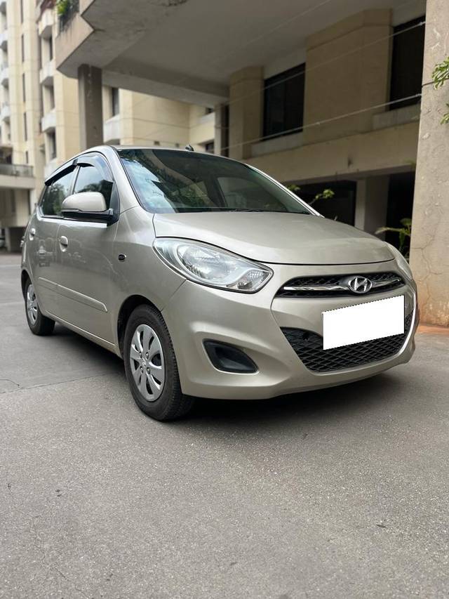 https://images10.gaadi.com/usedcar_image/3692204/original/processed_img2923524__used_car_2923524_1701155820.jpg?imwidth=6400